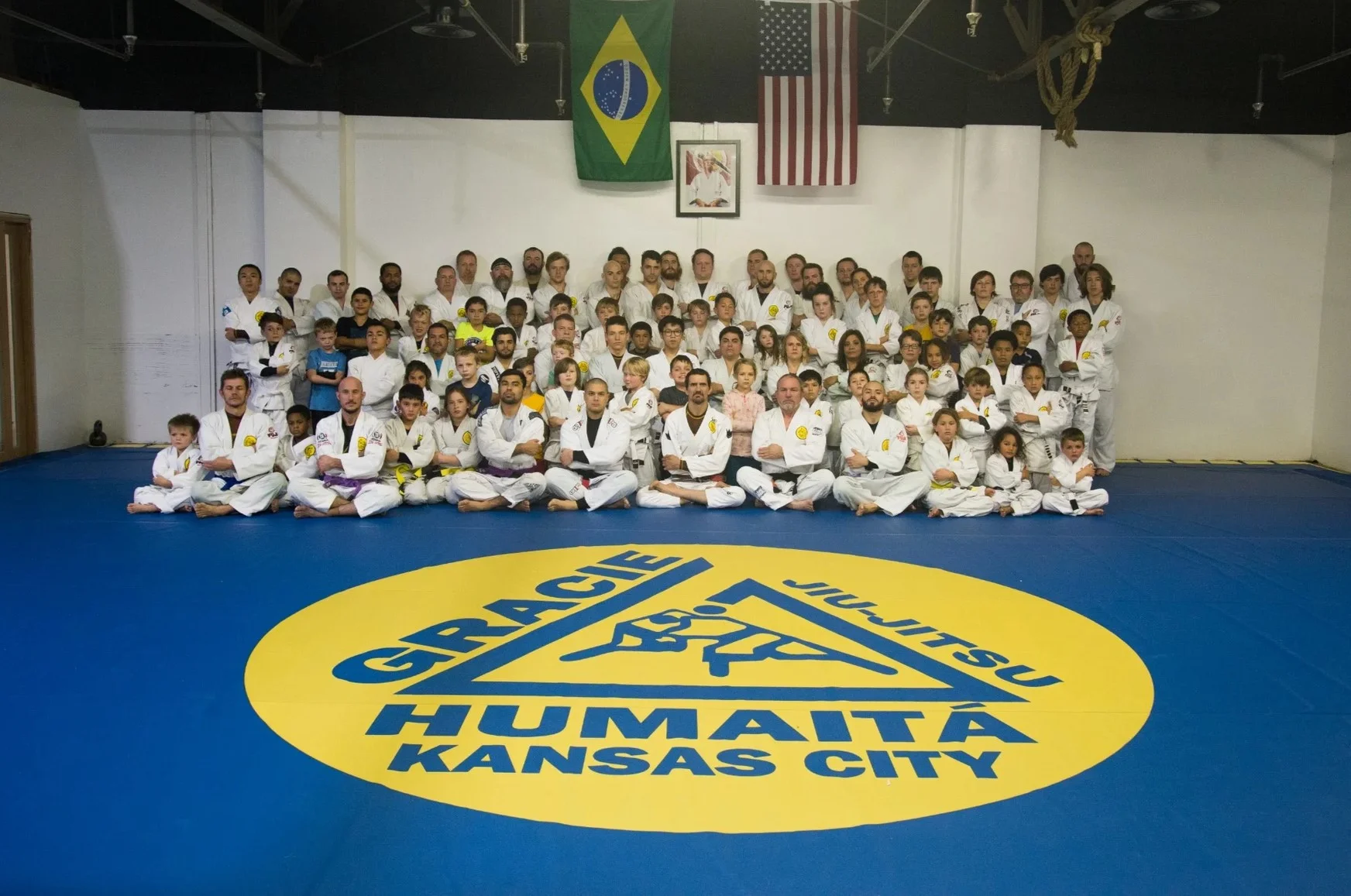 A group photo at Gracie Humaita Kansas City.